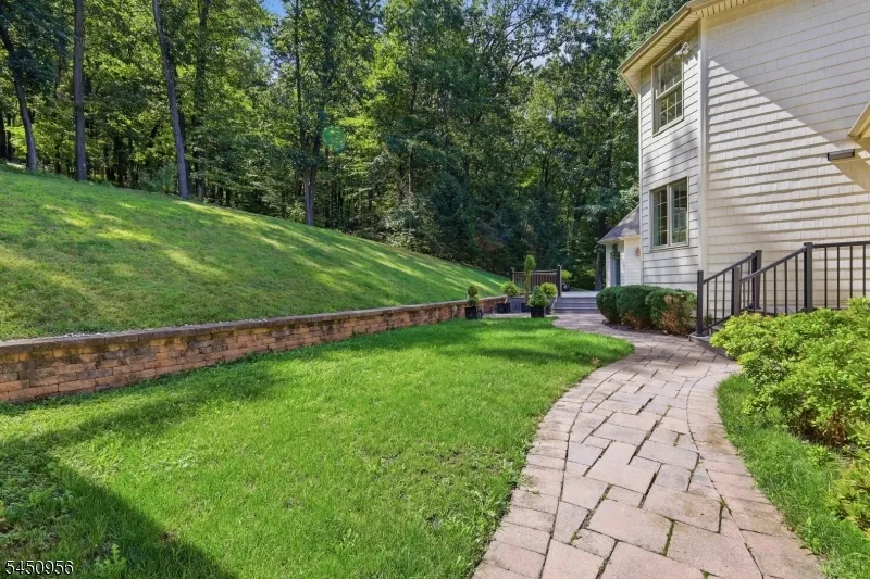 183 Church Road Holland, NJ 08848