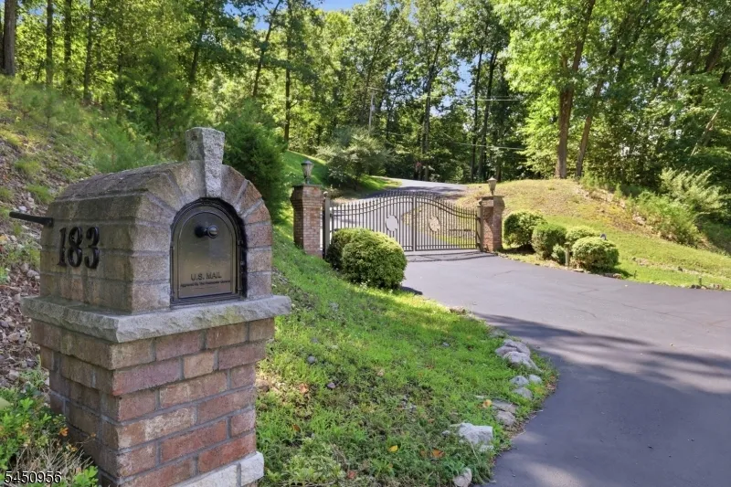 183 Church Road Holland, NJ 08848