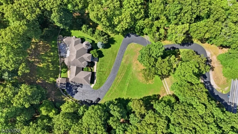 183 Church Road Holland, NJ 08848