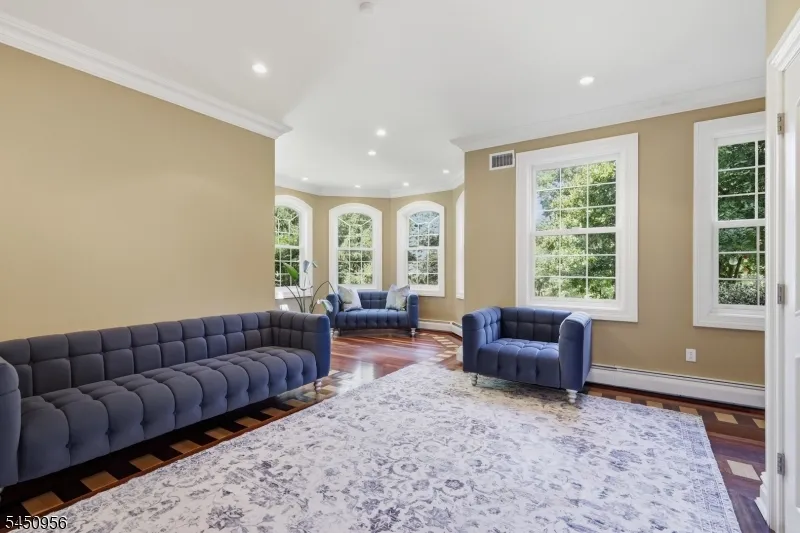 183 Church Road Holland, NJ 08848