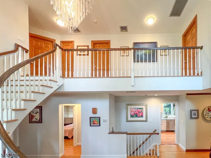 203 Harwood Pl Paramus, NJ 07652