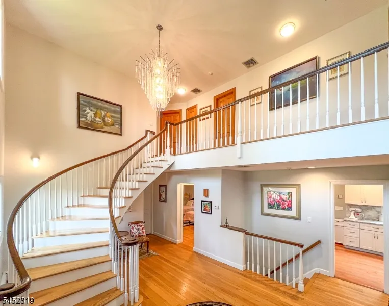 203 Harwood Pl Paramus, NJ 07652