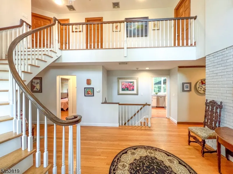 203 Harwood Pl Paramus, NJ 07652