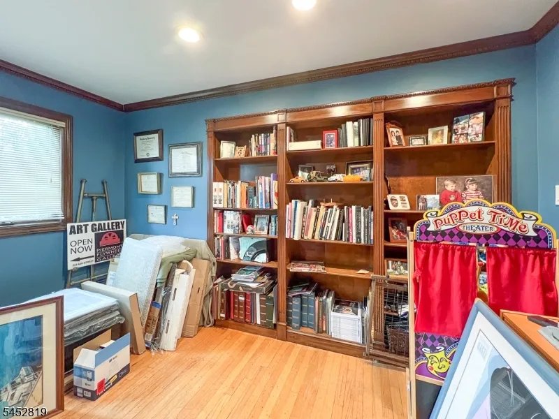 203 Harwood Pl Paramus, NJ 07652