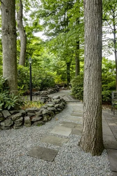 203 Harwood Pl Paramus, NJ 07652