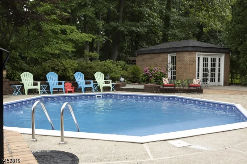 203 Harwood Pl Paramus, NJ 07652
