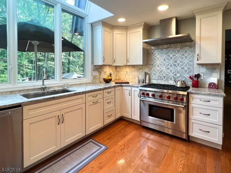 203 Harwood Pl Paramus, NJ 07652
