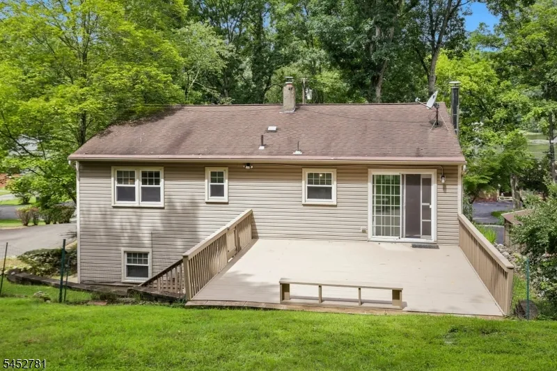 89 Tomahawk Trl Sparta, NJ 07871