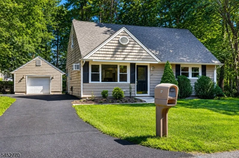 27 Ferndale Rd Wayne, NJ 07470