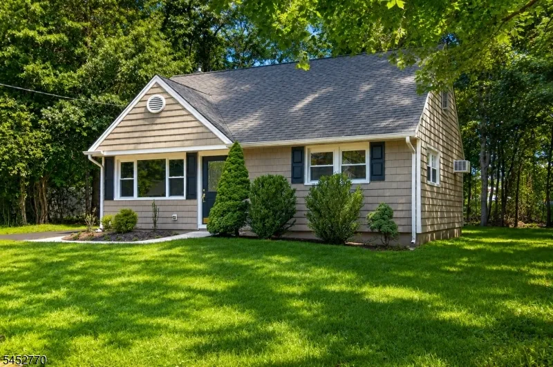 27 Ferndale Rd Wayne, NJ 07470
