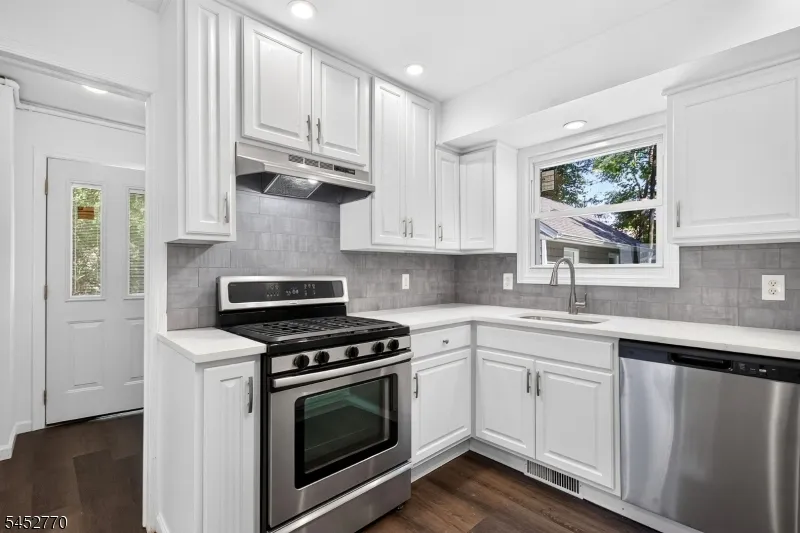 27 Ferndale Rd Wayne, NJ 07470