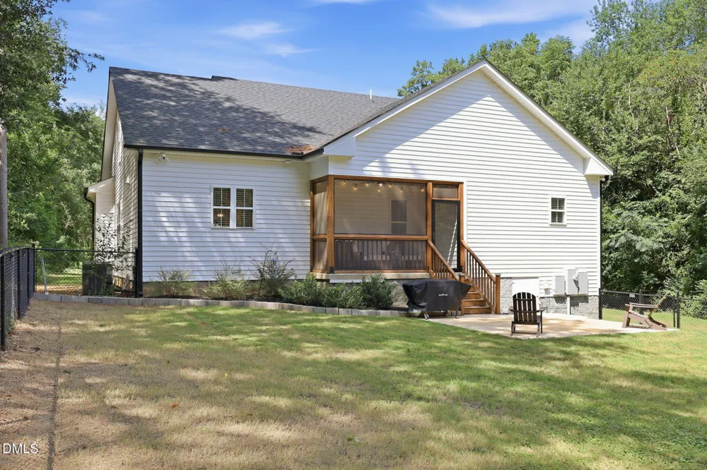 552 Orange Street Coats, NC 27521