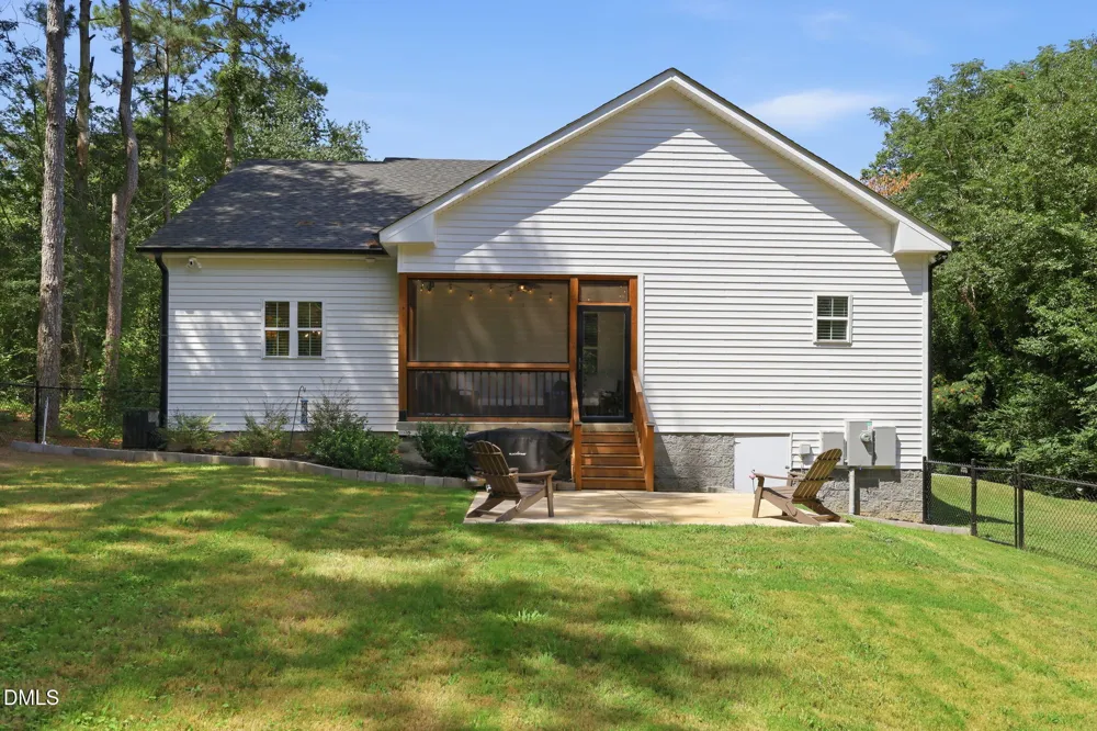 552 Orange Street Coats, NC 27521