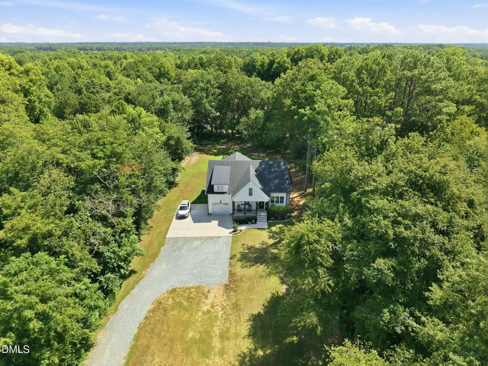 552 Orange Street Coats, NC 27521