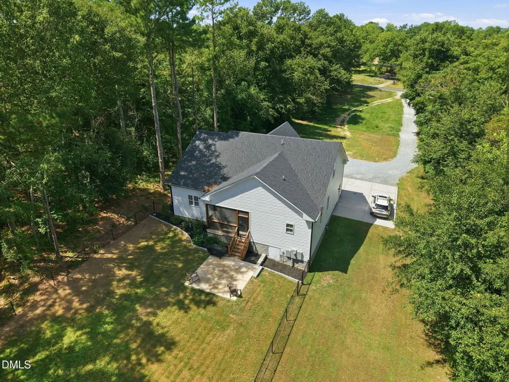 552 Orange Street Coats, NC 27521