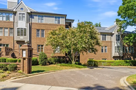750 Washington Street #302