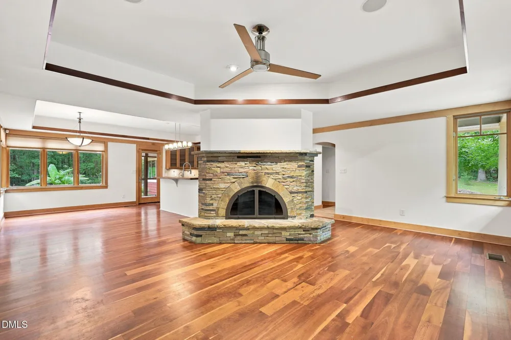 2219 Ridgewood Road Chapel Hill, NC 27516