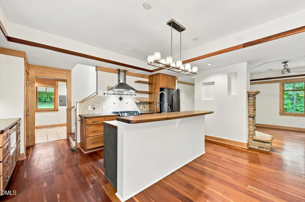 2219 Ridgewood Road Chapel Hill, NC 27516
