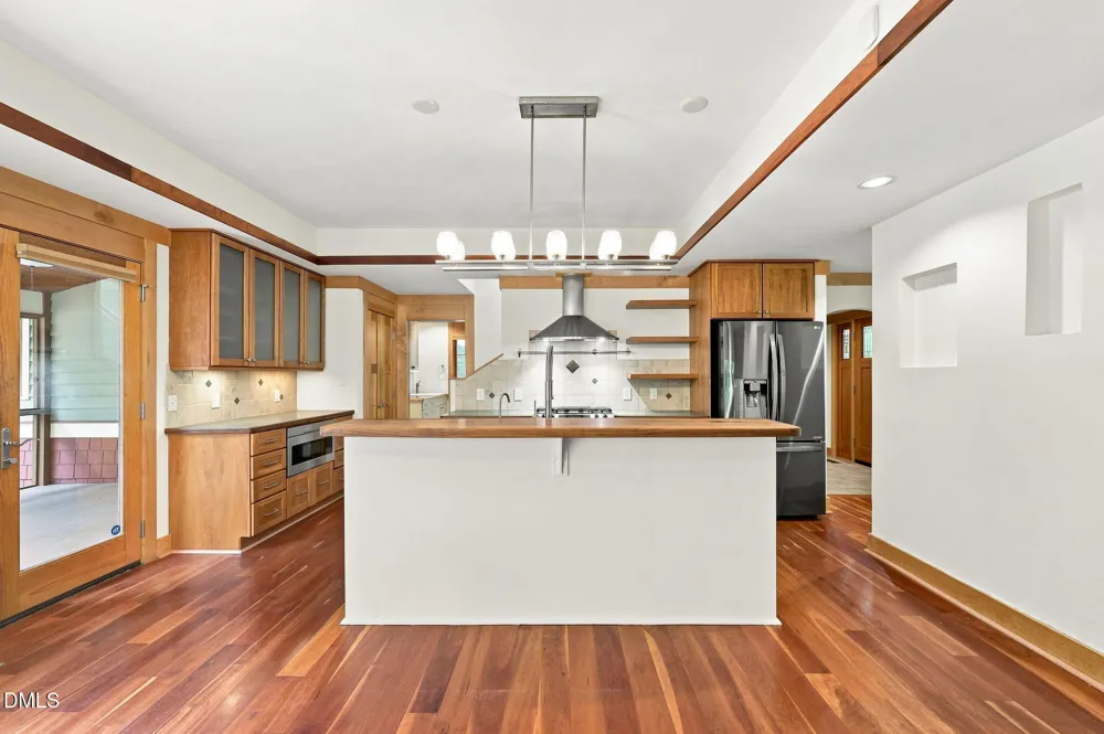 2219 Ridgewood Road Chapel Hill, NC 27516