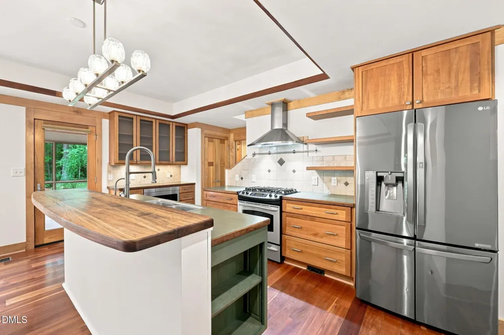 2219 Ridgewood Road Chapel Hill, NC 27516