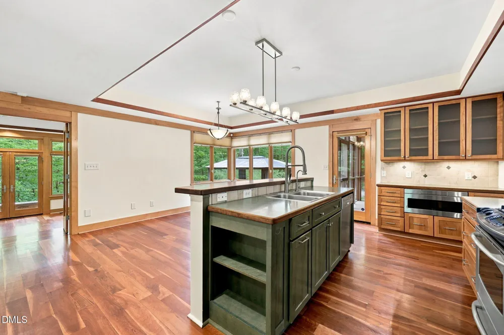 2219 Ridgewood Road Chapel Hill, NC 27516