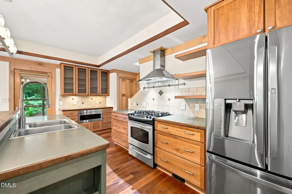 2219 Ridgewood Road Chapel Hill, NC 27516