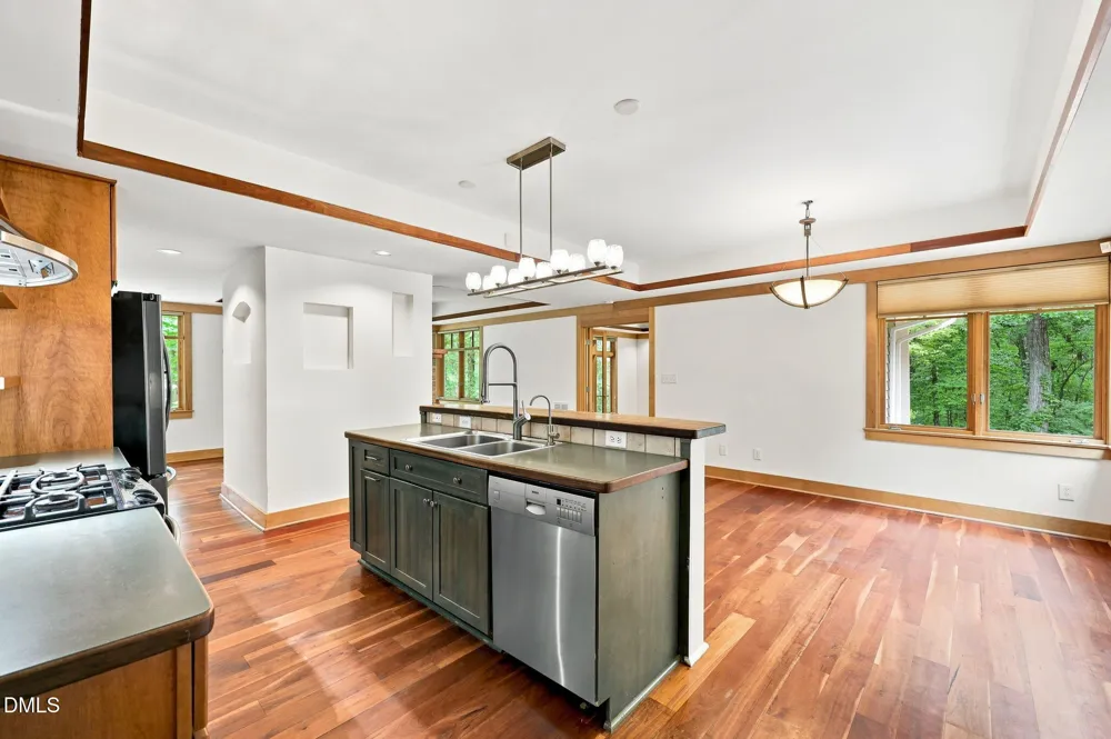 2219 Ridgewood Road Chapel Hill, NC 27516