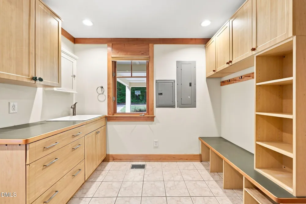 2219 Ridgewood Road Chapel Hill, NC 27516