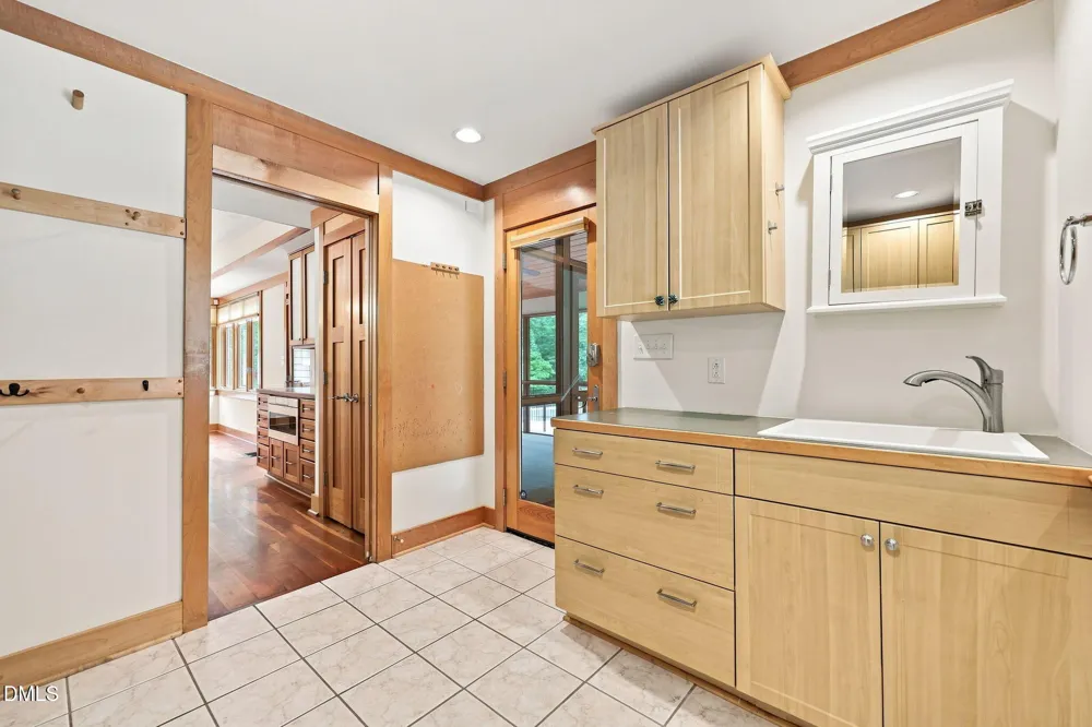 2219 Ridgewood Road Chapel Hill, NC 27516