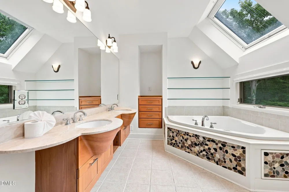 2219 Ridgewood Road Chapel Hill, NC 27516