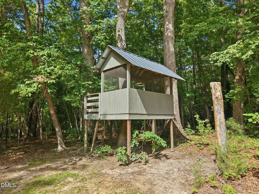 2219 Ridgewood Road Chapel Hill, NC 27516