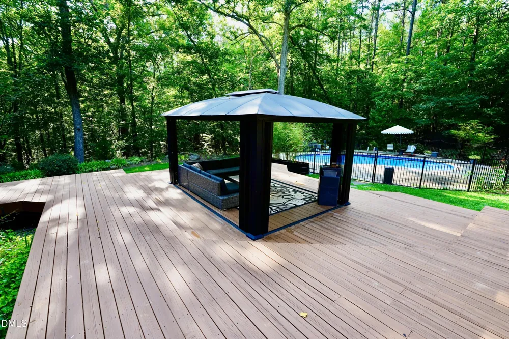 2219 Ridgewood Road Chapel Hill, NC 27516