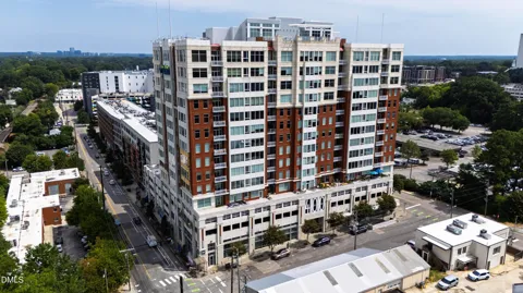 400 W North Street #1604