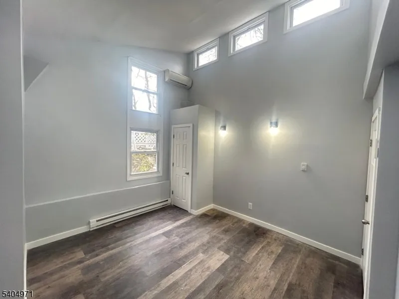 38 W River Styx Rd Hopatcong, NJ 07843