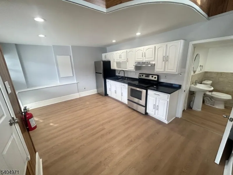 38 W River Styx Rd Hopatcong, NJ 07843