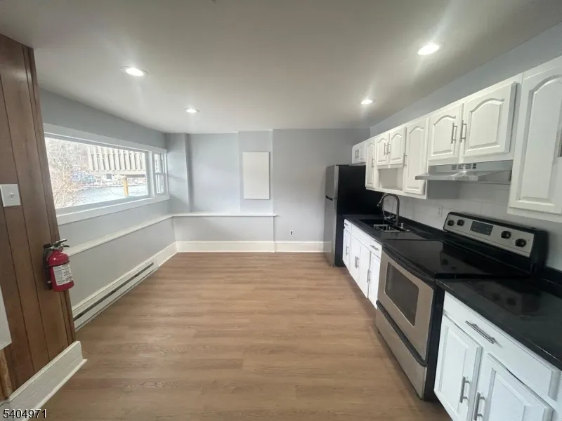 38 W River Styx Rd Hopatcong, NJ 07843