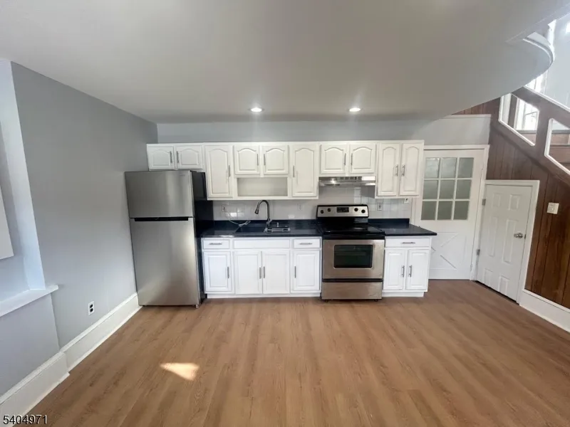 38 W River Styx Rd Hopatcong, NJ 07843