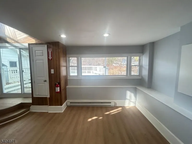 38 W River Styx Rd Hopatcong, NJ 07843