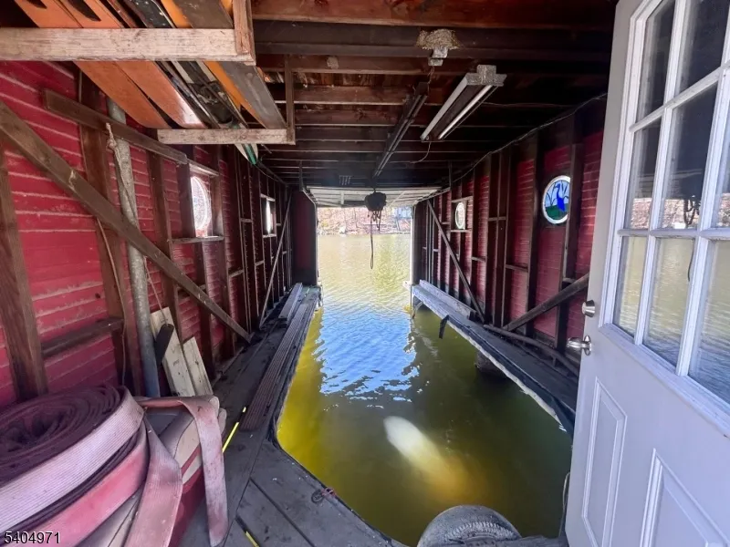 38 W River Styx Rd Hopatcong, NJ 07843