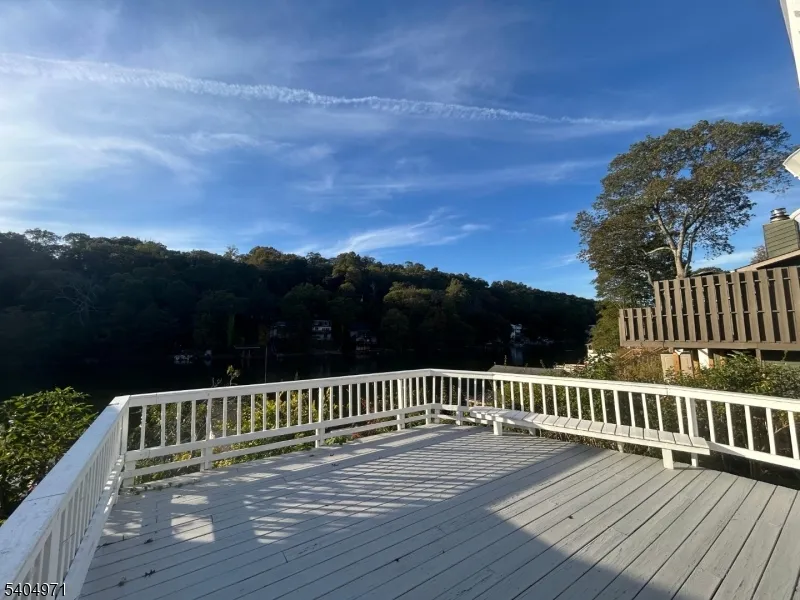 38 W River Styx Rd Hopatcong, NJ 07843