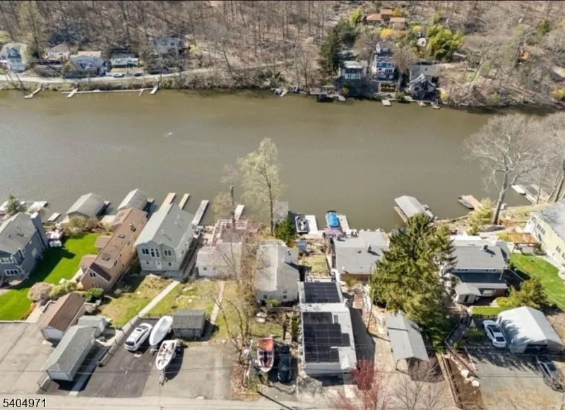 38 W River Styx Rd Hopatcong, NJ 07843