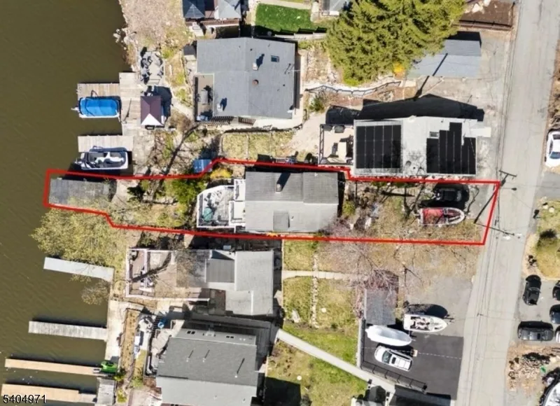 38 W River Styx Rd Hopatcong, NJ 07843
