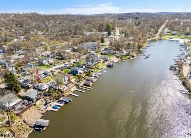 38 W River Styx Rd Hopatcong, NJ 07843
