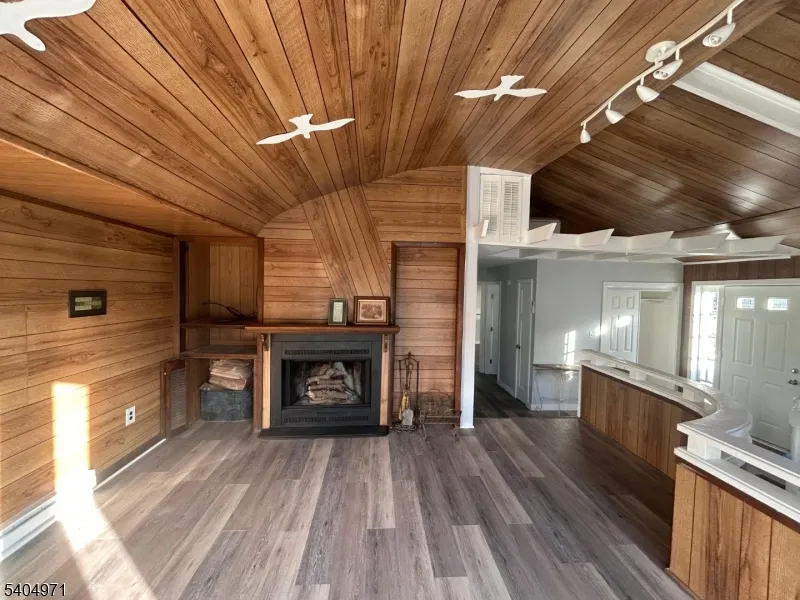 38 W River Styx Rd Hopatcong, NJ 07843