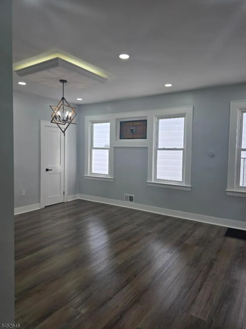 270 40Th St Irvington, NJ 07111