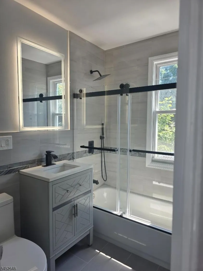 270 40Th St Irvington, NJ 07111