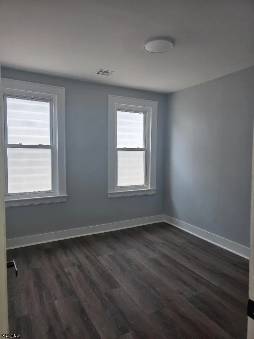 270 40Th St Irvington, NJ 07111
