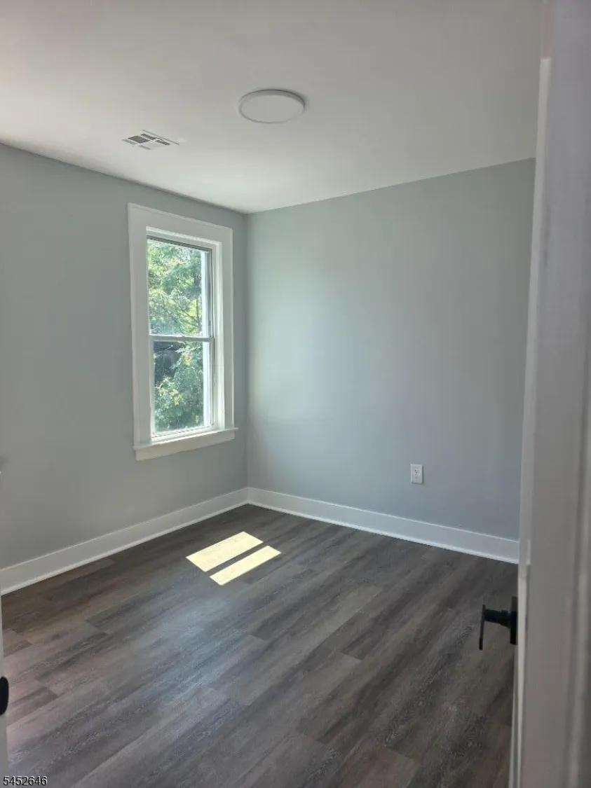 270 40Th St Irvington, NJ 07111