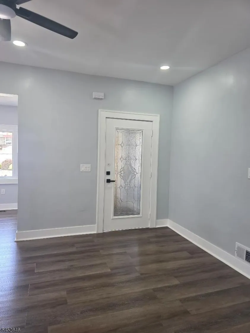 270 40Th St Irvington, NJ 07111