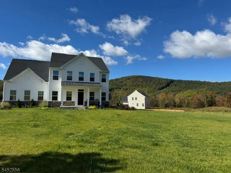 2 Drake Ct Washington, NJ 07882